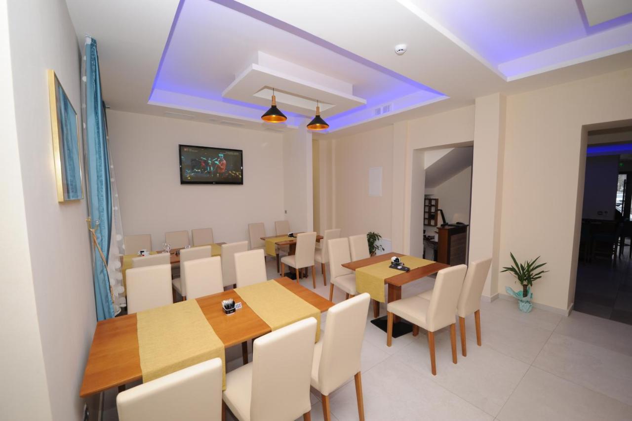 Hotel Rafaelo Bosanska Dubica 외부 사진